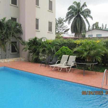 Bertha'S Court D-Plus Apartments Dzorwulu Luaran gambar