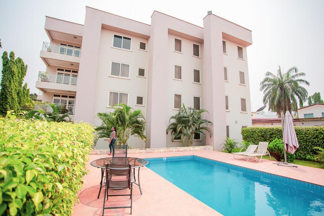 Bertha'S Court D-Plus Apartments Dzorwulu Luaran gambar