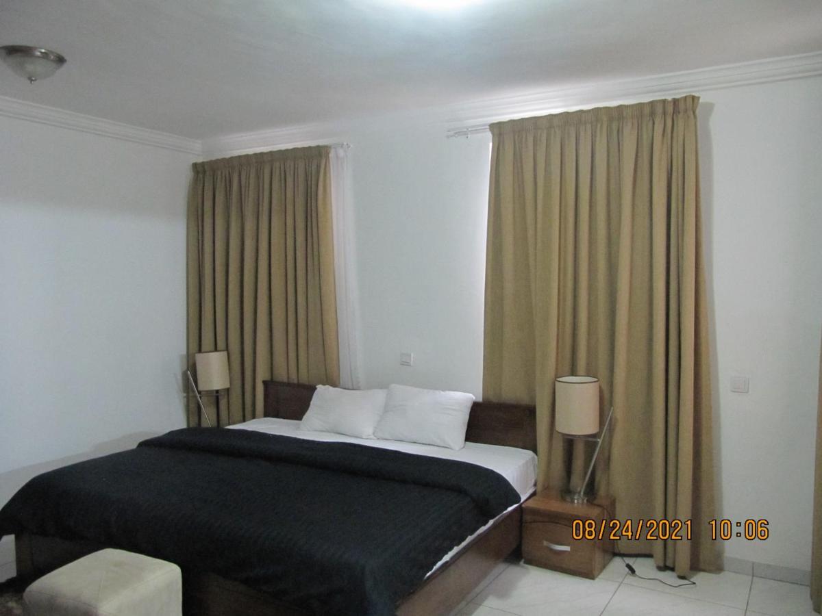 Bertha'S Court D-Plus Apartments Dzorwulu Luaran gambar