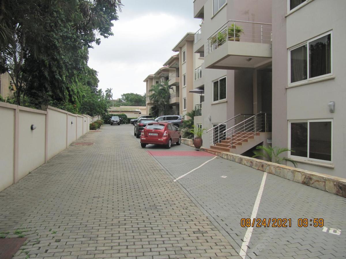 Bertha'S Court D-Plus Apartments Dzorwulu Luaran gambar