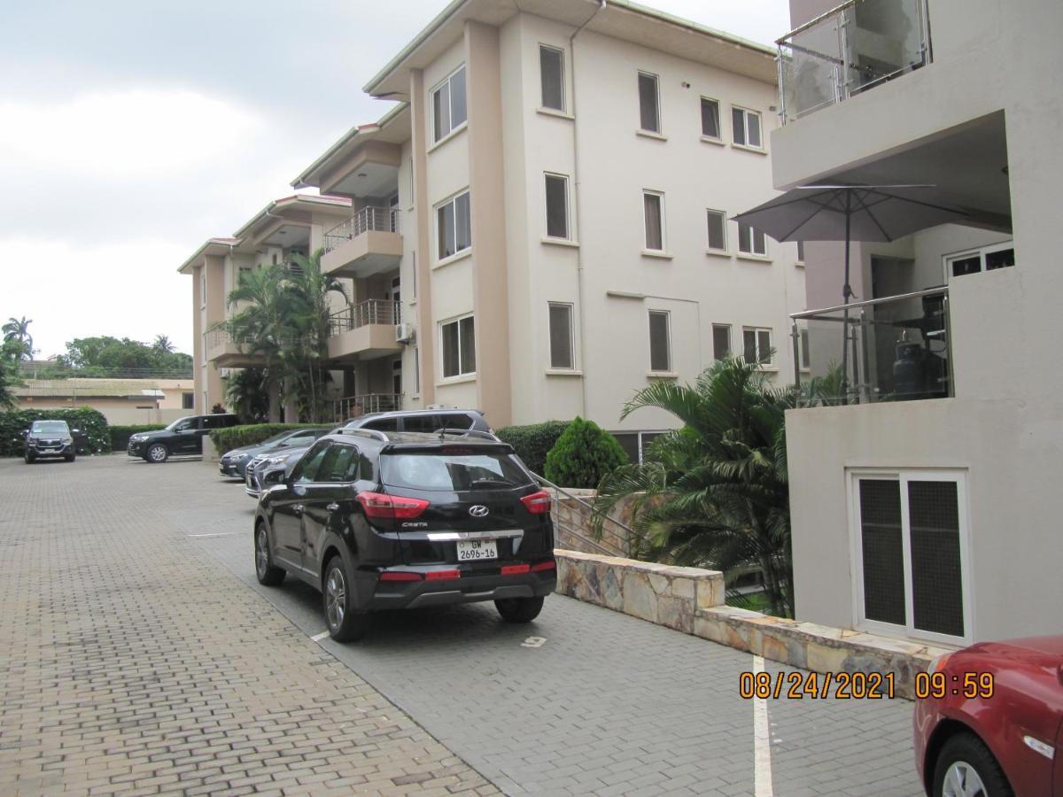 Bertha'S Court D-Plus Apartments Dzorwulu Luaran gambar