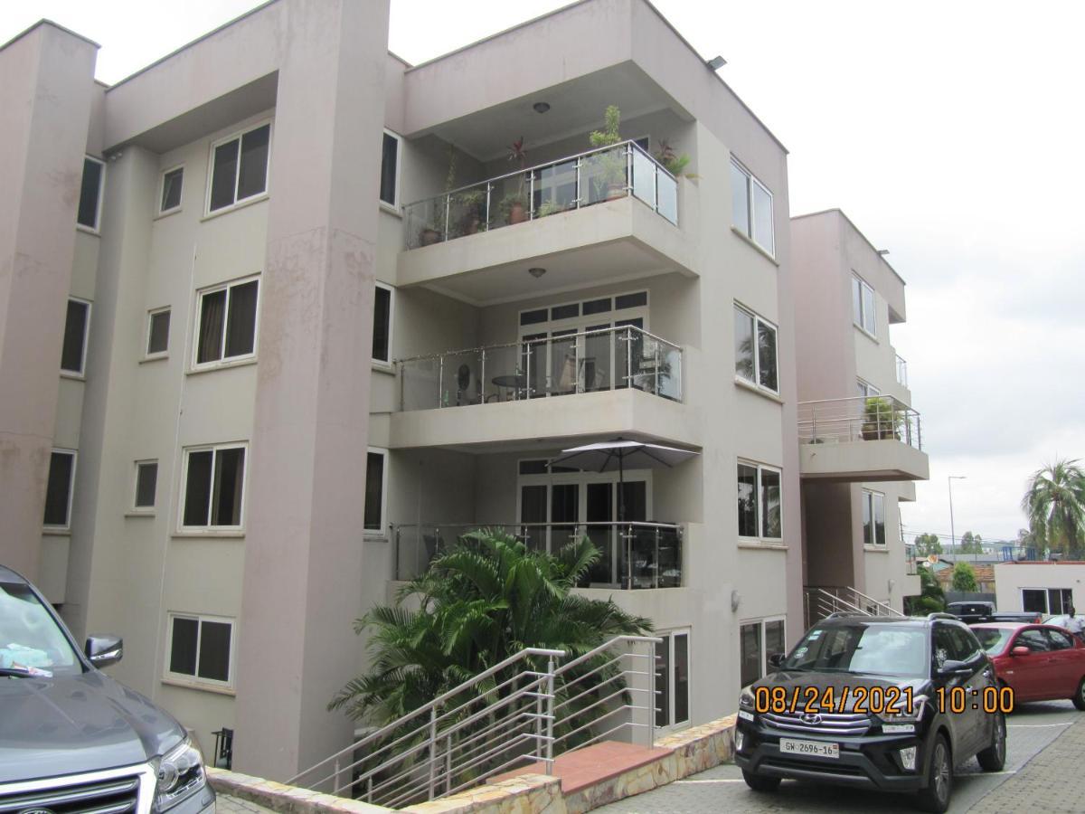 Bertha'S Court D-Plus Apartments Dzorwulu Luaran gambar