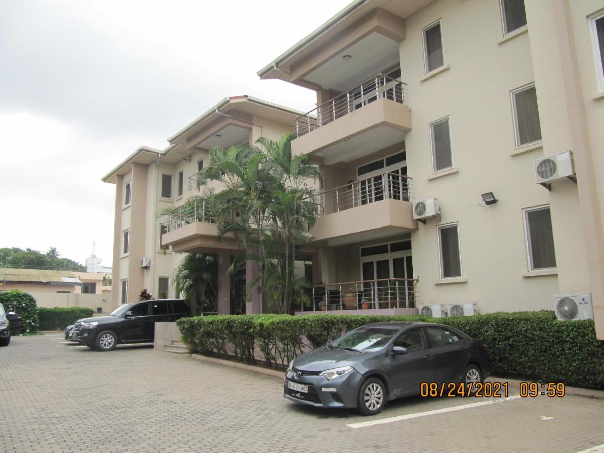 Bertha'S Court D-Plus Apartments Dzorwulu Luaran gambar