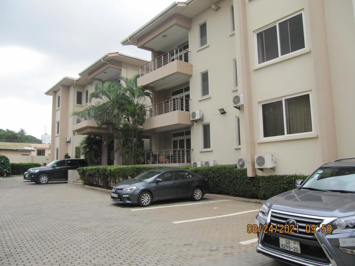 Bertha'S Court D-Plus Apartments Dzorwulu Luaran gambar