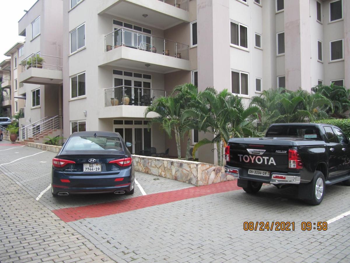 Bertha'S Court D-Plus Apartments Dzorwulu Luaran gambar