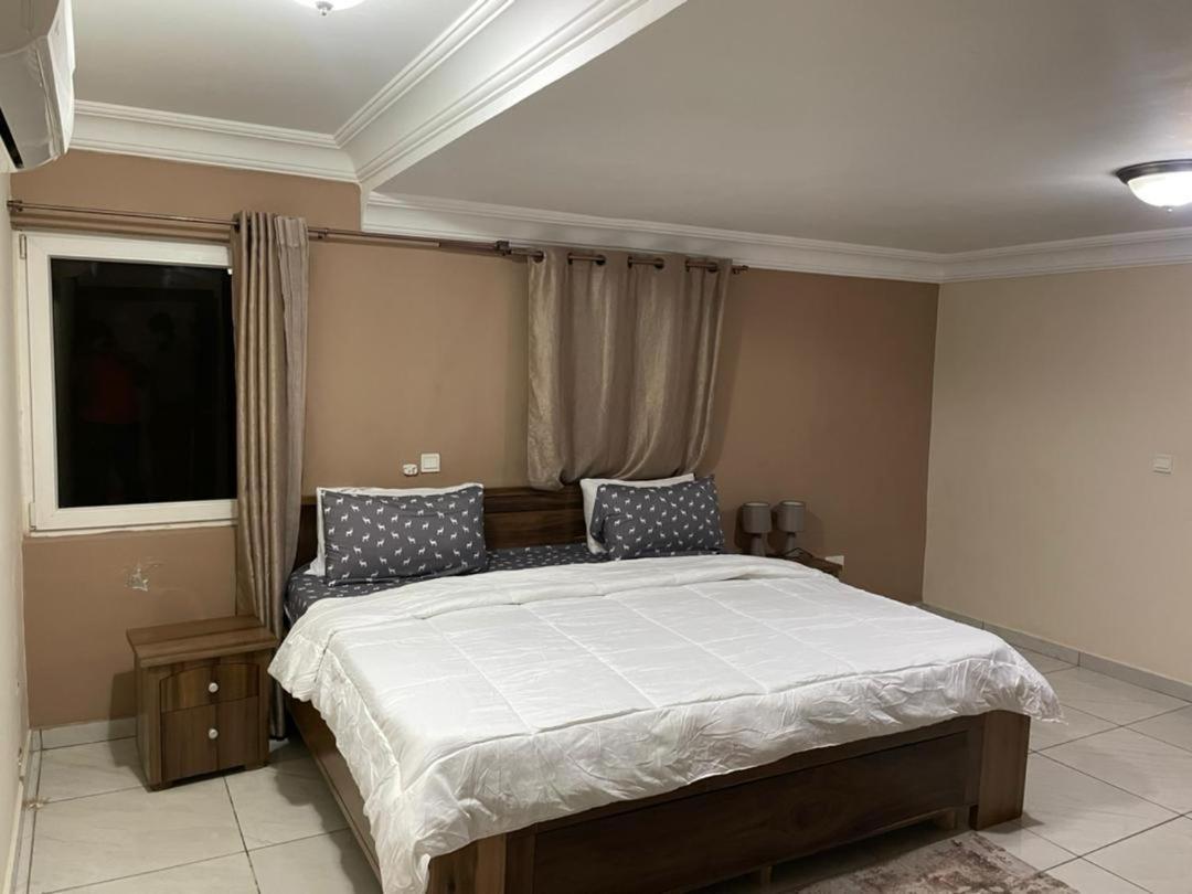 Bertha'S Court D-Plus Apartments Dzorwulu Luaran gambar