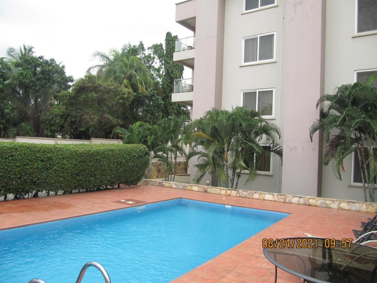 Bertha'S Court D-Plus Apartments Dzorwulu Luaran gambar