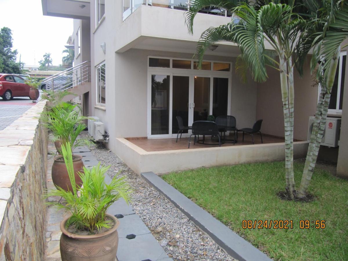 Bertha'S Court D-Plus Apartments Dzorwulu Luaran gambar
